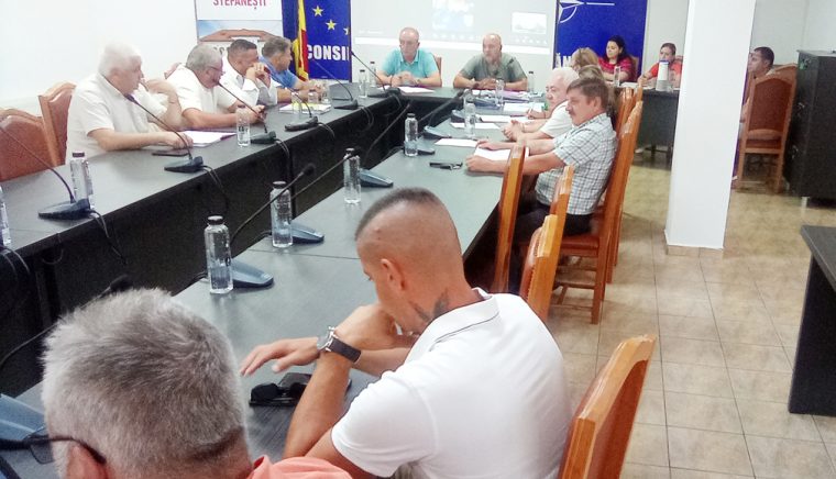 Scandal la Ştefăneşti după votarea taxei pe maşini grele