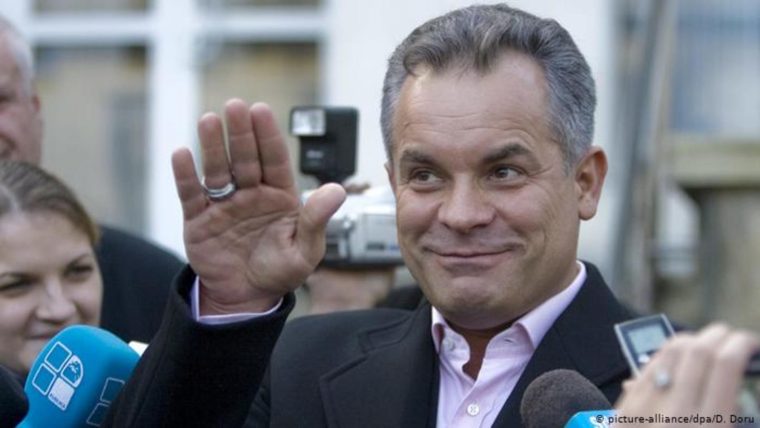Plahotniuc, acuzat de fraudă de 1.000.000.000 dolari în Moldova, zboruri regulate la Moscova cu pașaport fals