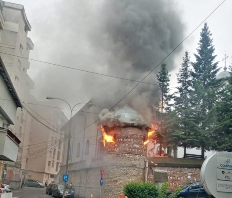 Video. A luat foc biserica Mavrodolu!