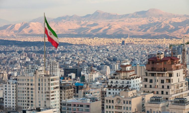  Trei bărbați, cu mâinile tăiate în Iran, ca pedeapsă pentru furt