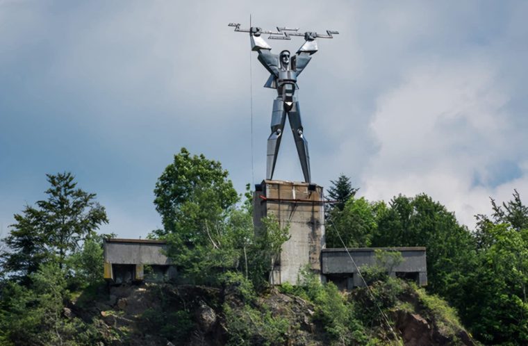 Se redeschide accesul la statuia lui Prometeu de pe Transfăgărășan