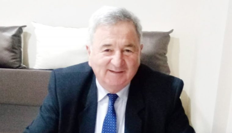La Căteasca, primarul Liviu Năstase are de reparat drumul stricat de constructorul autostrăzii: „Din păcate, coana Vasilescu a tăiat panglica, dar nu s-a uitat şi la ce cheltuială ne-a adus în comună prin Expresul ăsta”