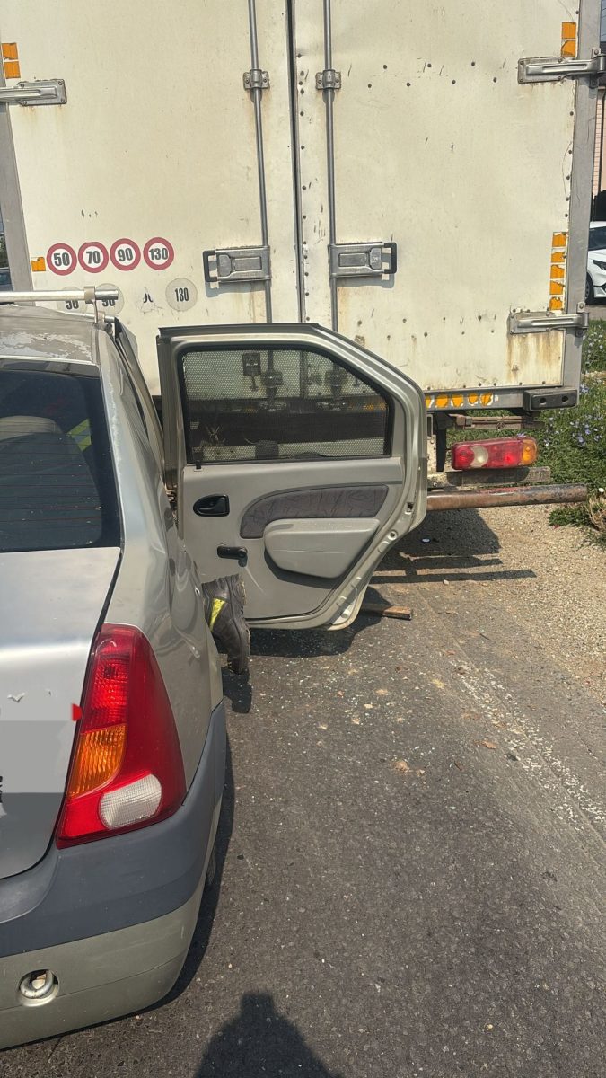 Accident grav în Argeș, la Ștefănești. Două victime, duse la spital