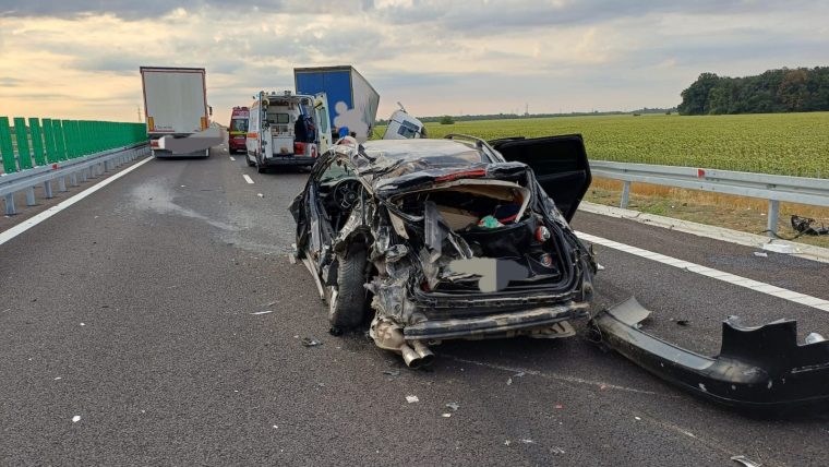 Accident în Argeș, pe drumul expres. Trei victime au ajuns la spital