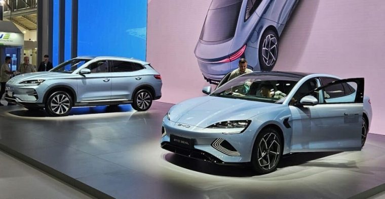 Cel mai mare grup auto părăsește China