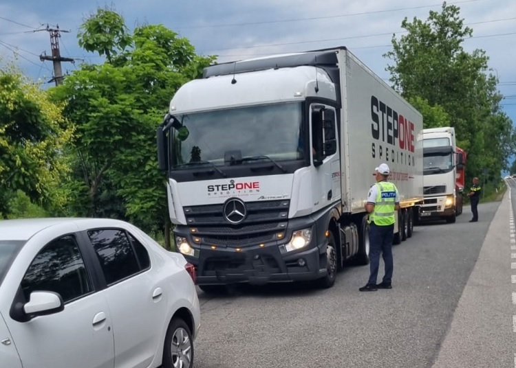 Argeș. Poliția, cu ochii pe transportatorii de mărfuri. Filtru la Mărăcineni