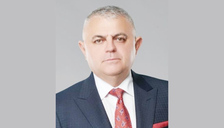 Dr. Marian Drăguşin petrece ziua onomastică alături de frumoasa şi numeroasa lui familie