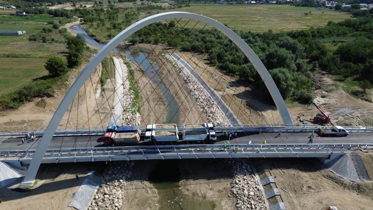 Mioveni. Podul cu cel mai mare arc parabolic din România, aproape de inaugurare. Imagini spectaculoase