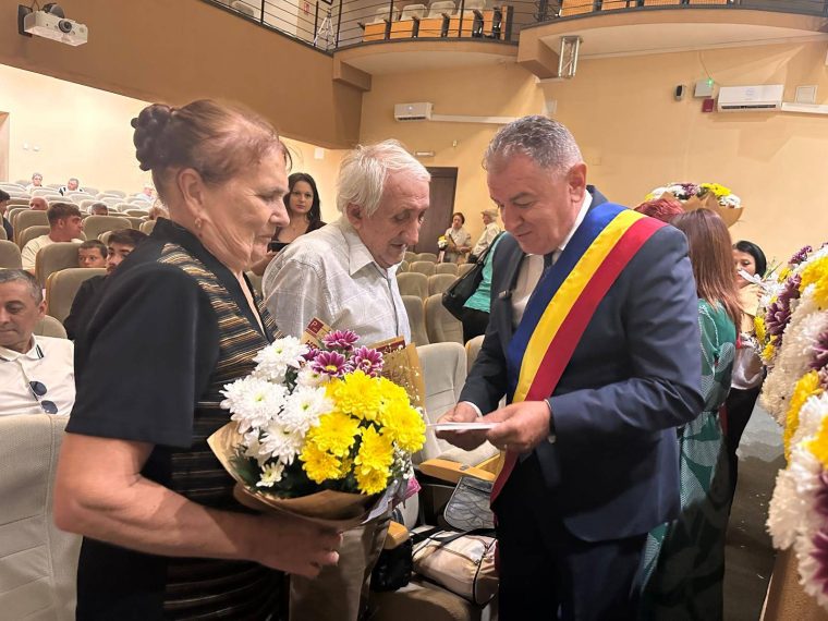 Pitești. 68 de cupluri premiate pentru longevitate