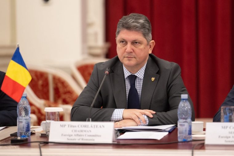 Soția lui Titus Corlățean dă în judecată școala la care lucrează. Solicită plata unor sporuri și indemnizații