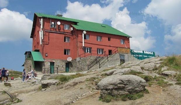 Cabana Babele din Bucegi, scoasă la vânzare