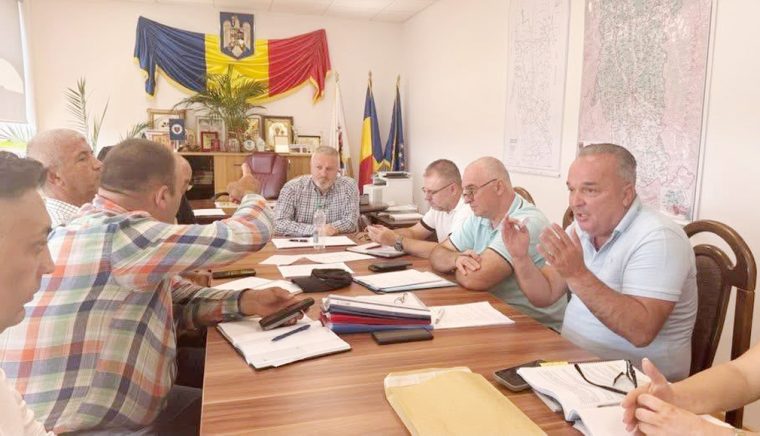 Haos în transportul judeţean de persoane, iar scandalul e gata să izbucnească la începerea şcolii!