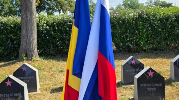 Steagul Rusiei, arborat în cadrul unui eveniment din Iași