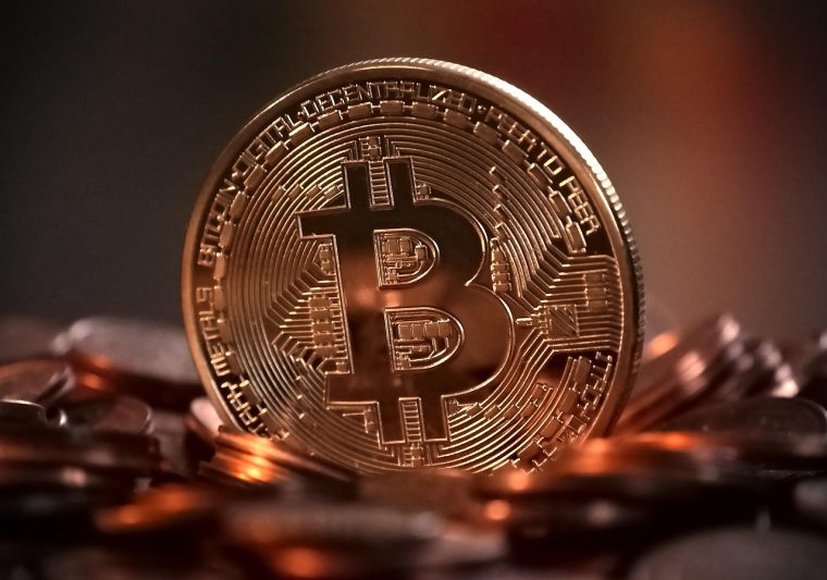 Altcoins în centrul atenției: Cum își diversifică investitorii români portofoliile