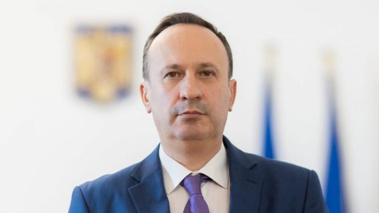 Nou scandal în Coaliție după eliminarea impozitului pe cifra de afaceri a multinaționalelor