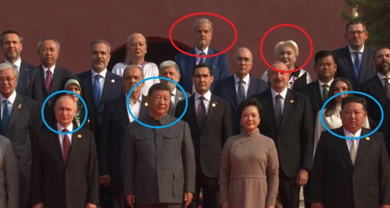 Ministrul de Externe reacționează dur, după ce Adrian Năstase și Viorica Dăncilă au participat la parada militară de la Beijing: “România nu poate fi reprezentată de politicieni ce se așază onorați în poză lângă Putin”