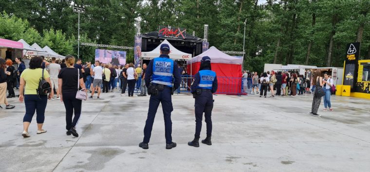 Pitești. Jandarmii asigură ordinea la Festivalul „Rebel X”, în Parcul Ștrand
