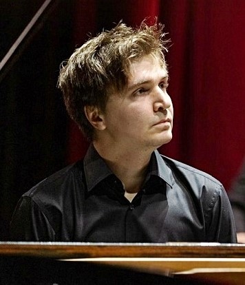 Evgeny Konnov, laureatul Festivalului Enescu, deschide noua stagiune de la Filarmonica Pitești