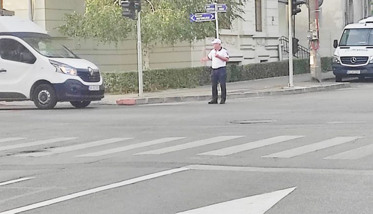 Un poliţist local a produs haos în Piteşti, la intersecţia de la Casa Armatei