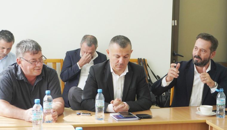 Mihai Coteţ s-a întâlnit cu sindicatele din Argeş: „M-am bucurat să aflu mai în amănunt problemele cu care se confruntă angajaţii din Argeş”