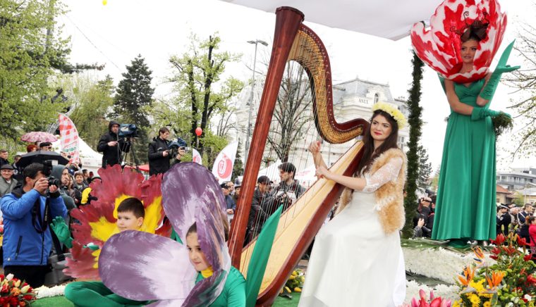 Scene din viaţa culturală piteşteană (143)