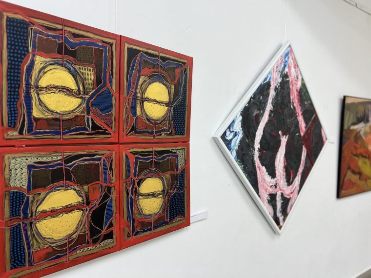 Cât valorează picturile de la Salonul Argeșean de Arte Vizuale. Vor fi donate