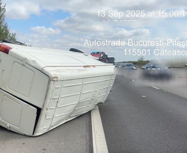 Mașină răsturnată pe A1