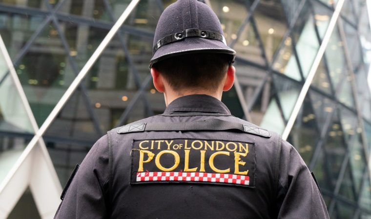 Român acuzat că a vandalizat mai multe sinagogi și clădiri evreiești din Londra