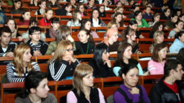 Studenții din Republica Moldova au prioritate la cazarea în cămine