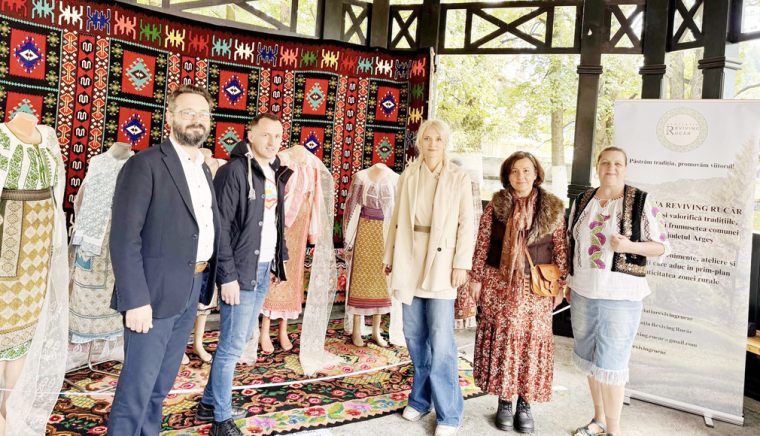 Alina Gorghiu, la ziua comunei Rucăr: „Un loc cu tradiţie, unde oamenii ştiu să îşi păstreze obiceiurile”