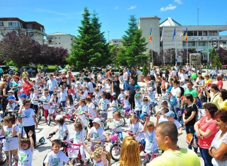 Ecologizare și activități sportive pentru copii, sâmbătă, la Mioveni