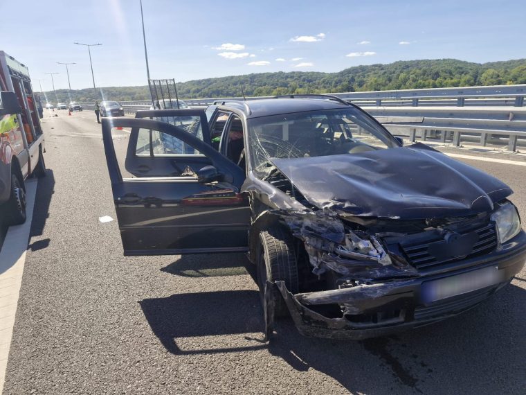 Accident pe A1, în Argeș. Un copil rănit, luat cu ambulanța