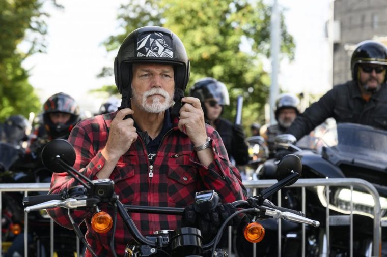 Presedintele Cehiei cu motocicleta pe Transfăgărășan. S-a întâlnit cu urșii și a admirat frumusețea sălbatică dar pitorească a locurilor