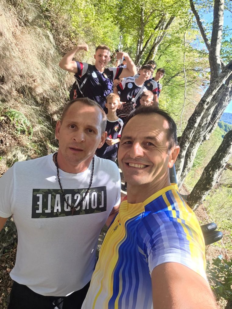 Antrenori și campioni ai sporturilor dure la Cetatea Poienari