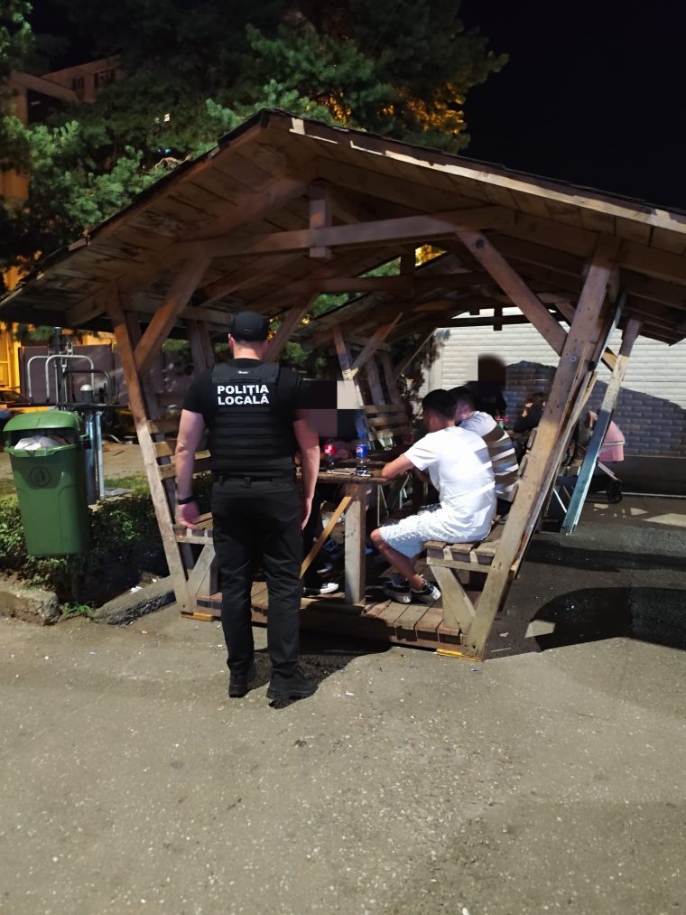 Polițiștii locali au dat 26 de amenzi în parcurile din Pitești