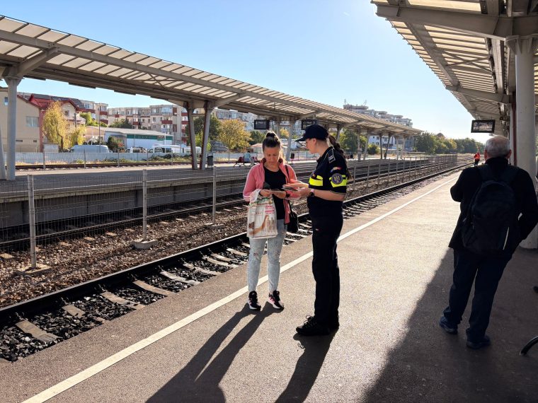 Poliția, în Gara Pitești și la un liceu, pentru prevenirea traficului de persoane