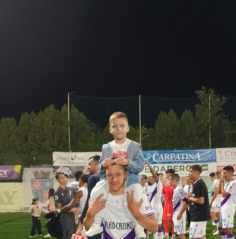 Robert, fiul fotbalistului Vadim Rață: „Tati joacă la FC Argeș, echipa lui Dobrin!”