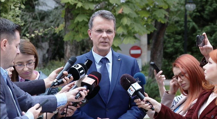 Cine dă ordinul pentru doborârea dronelor care încalcă spațiul aerian al României 