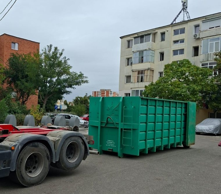 Pitești: S-a dat startul colectării deșeurilor voluminoase și DEEE