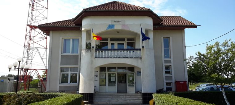Suseni: Echipamente IT, mobilier nou, materiale didactice și dotări pentru laboratoare în școli