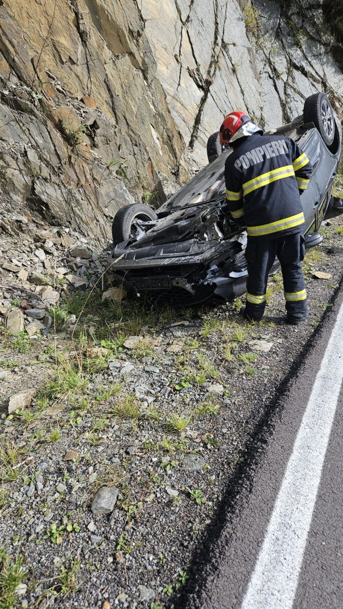 Accident aproape de Bâlea Lac. Doi răniți, luați cu ambulanța