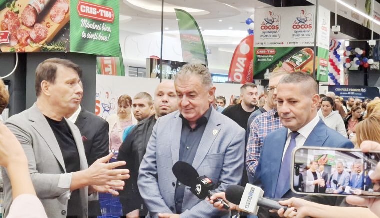 Primarul comunei Bradu, Dan Stroe, gazdă la inaugurarea hipermarketului „La Cocoş”
