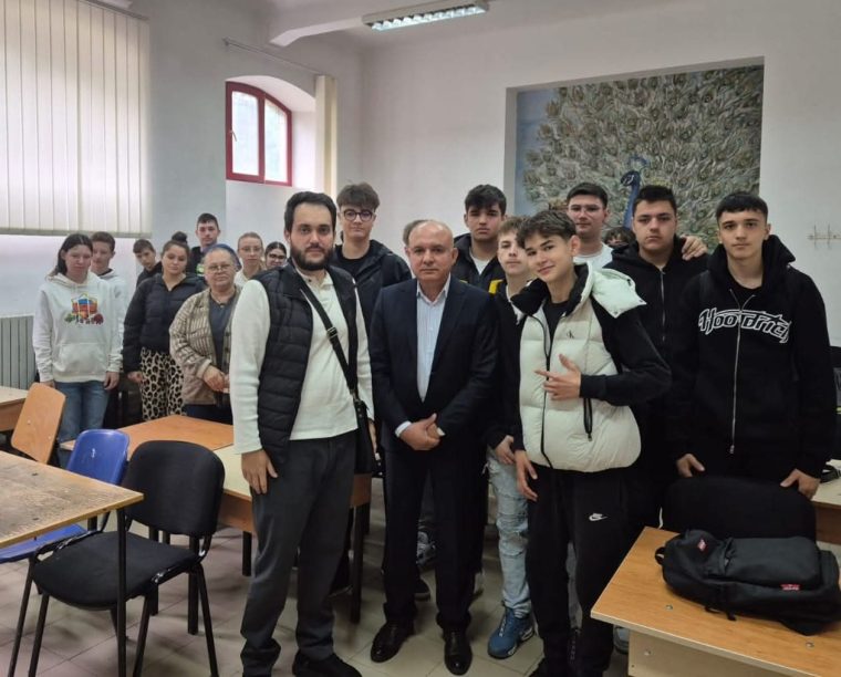 Lecție de educație juridică la Colegiul Național „Dinicu Golescu” din Câmpulung