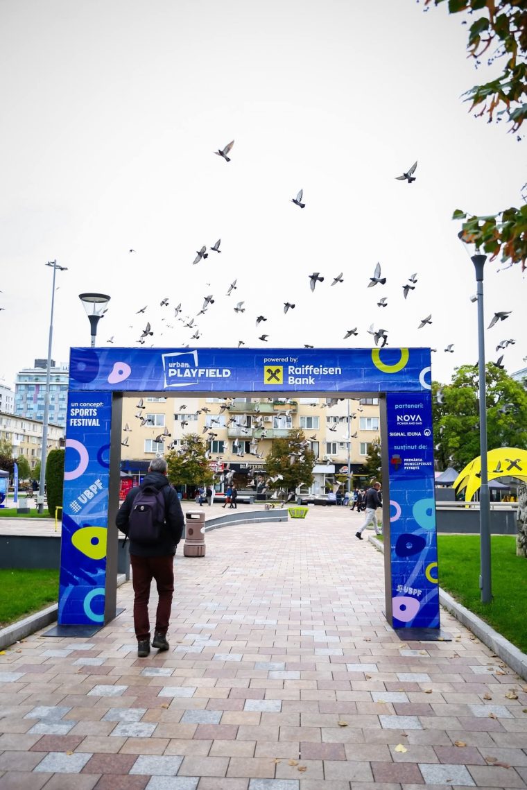 Teren de joacă în Piața Primăriei Pitești