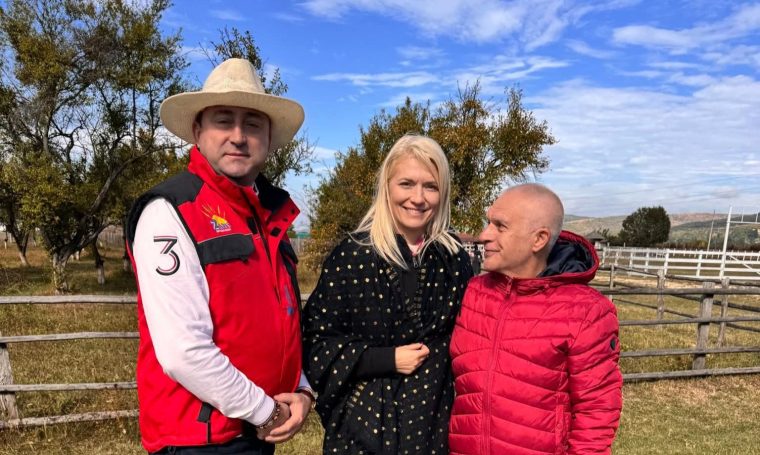 Alina Gorghiu, la târgul „Rod cu Spor” de la Golești