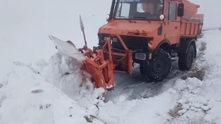 Transalpina rămâne închisă din cauza ninsorii: stratul de zăpadă măsoară 40 de centimetri 