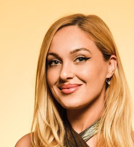 Piteșteanca Larisa Ștefan, în concert, acasă, la Filarmonica Pitești