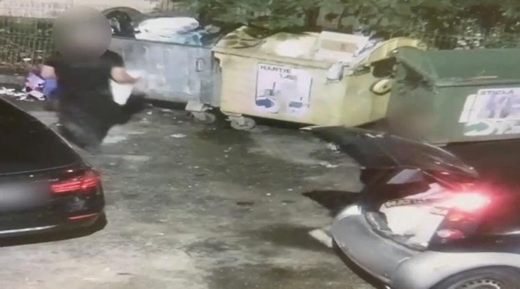 Video. Surprinși pe camere când aruncau moloz la ghene din Trivale. Cât e amenda