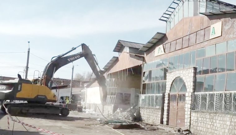 Câmpulungul se judecă pentru fier vechi