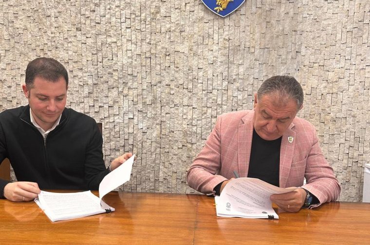 Primarul Cristian Gentea anunță semnarea contractului de management pentru următorii 4 ani al directorului Filarmonicii Pitești